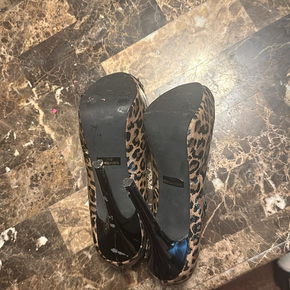 Cheetah heels forever 21 7 1/2 some wear - Picture 3 of 3
